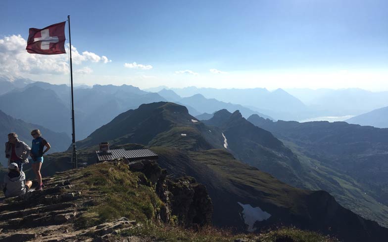 Wandern zu den Berner Alpen aus der Mitte der Schweiz. 6 Tage Weitwandern