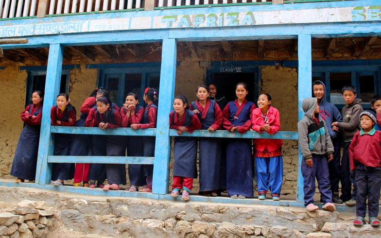 Trekking Nepal. Fortschritt Strasse in Dolpo